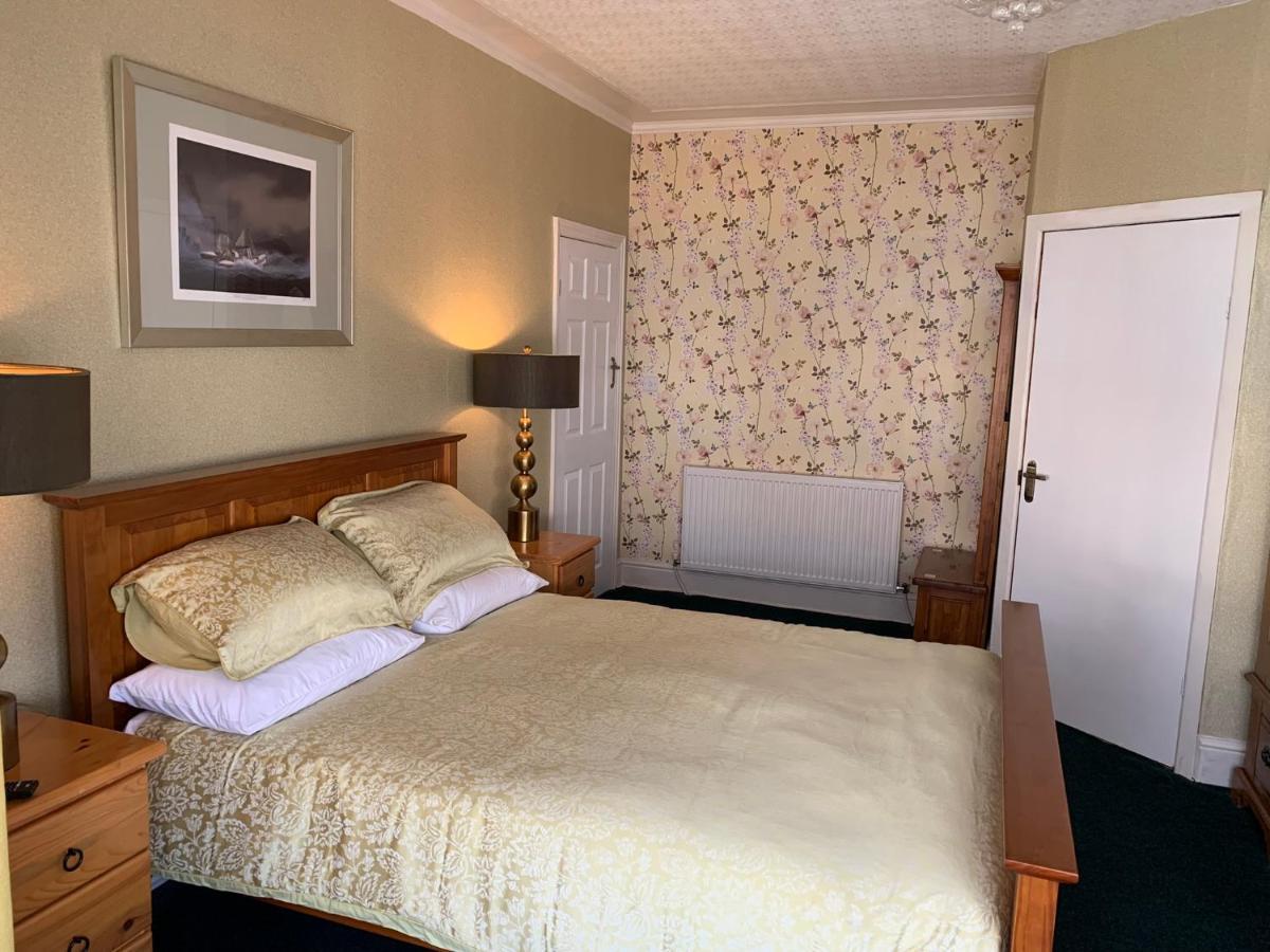 Heather Glen. Six Bedroom Home Near The Sea. Blackpool Exterior photo