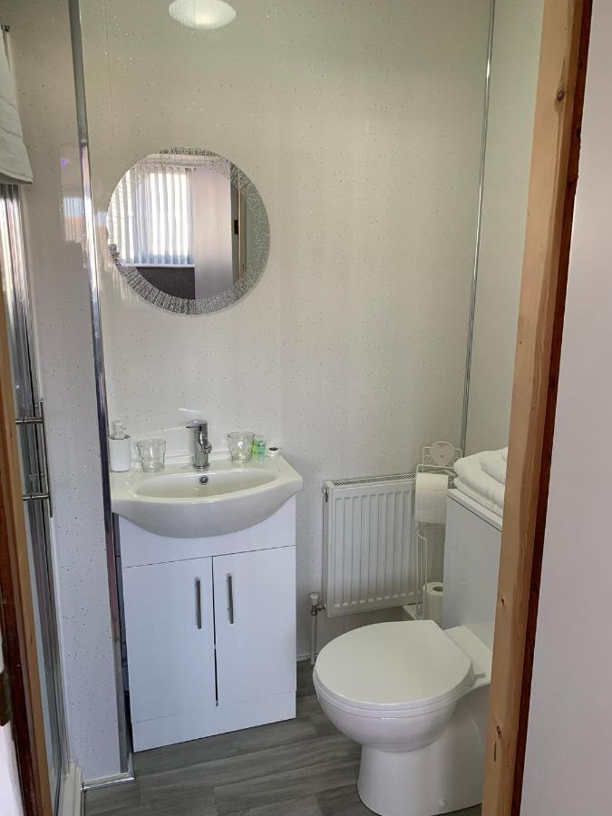 Heather Glen. Six Bedroom Home Near The Sea. Blackpool Exterior photo